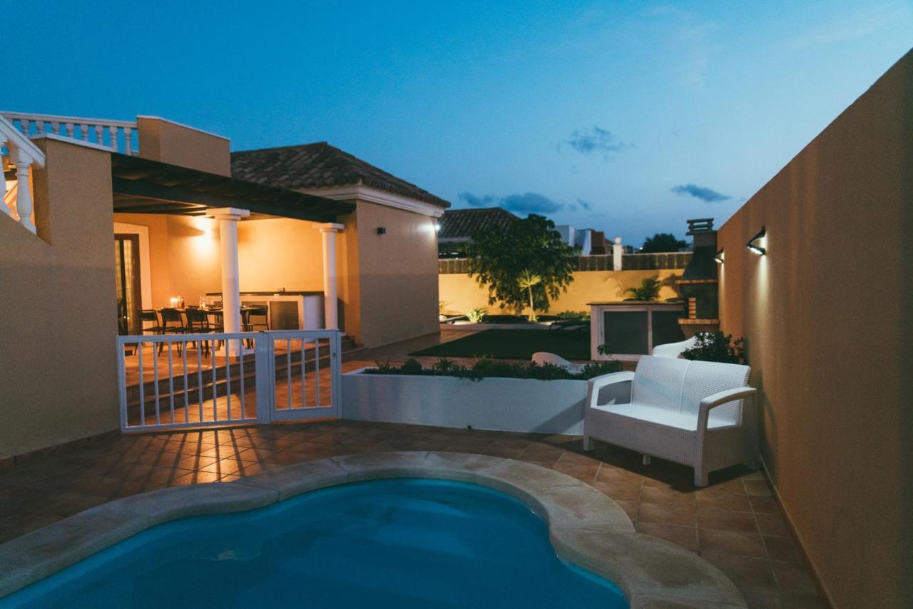 Moderne Villa Met Verwarmd Zwembad In Corralejo Zewnętrze zdjęcie